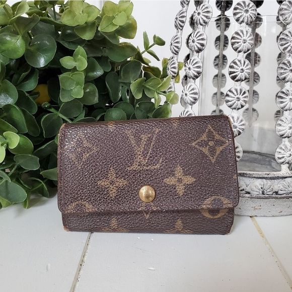 Louis Vuitton Accessories - Louis Vuitton Multicles 6 Key Holder